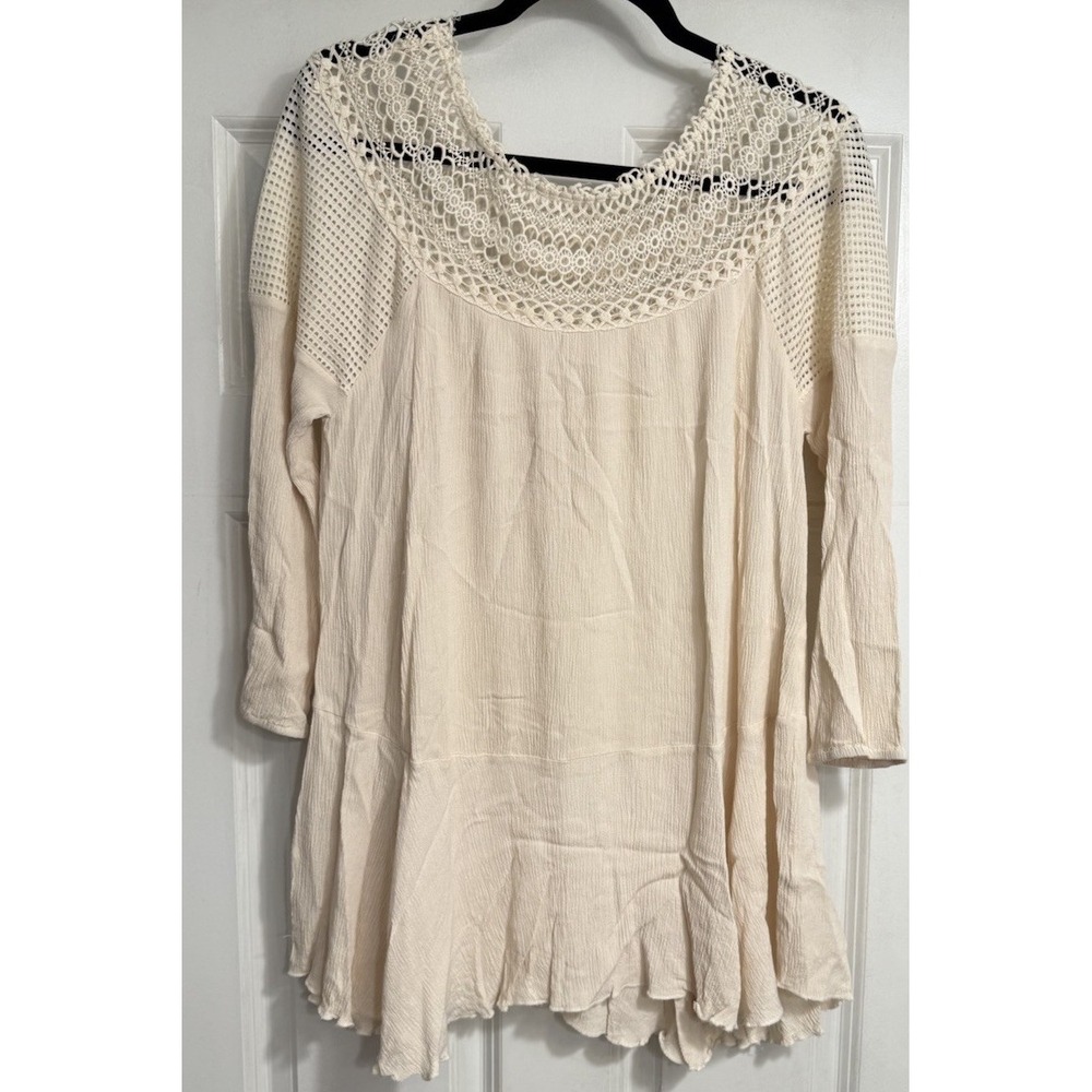 Umgee Ivory Boho‎ Eyelet Collar Fitted Sleeves Asymmetrical Hem Sz Medium